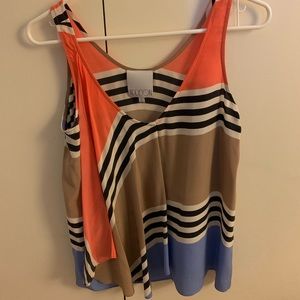 Addison V-Neck Tank Top Size Small